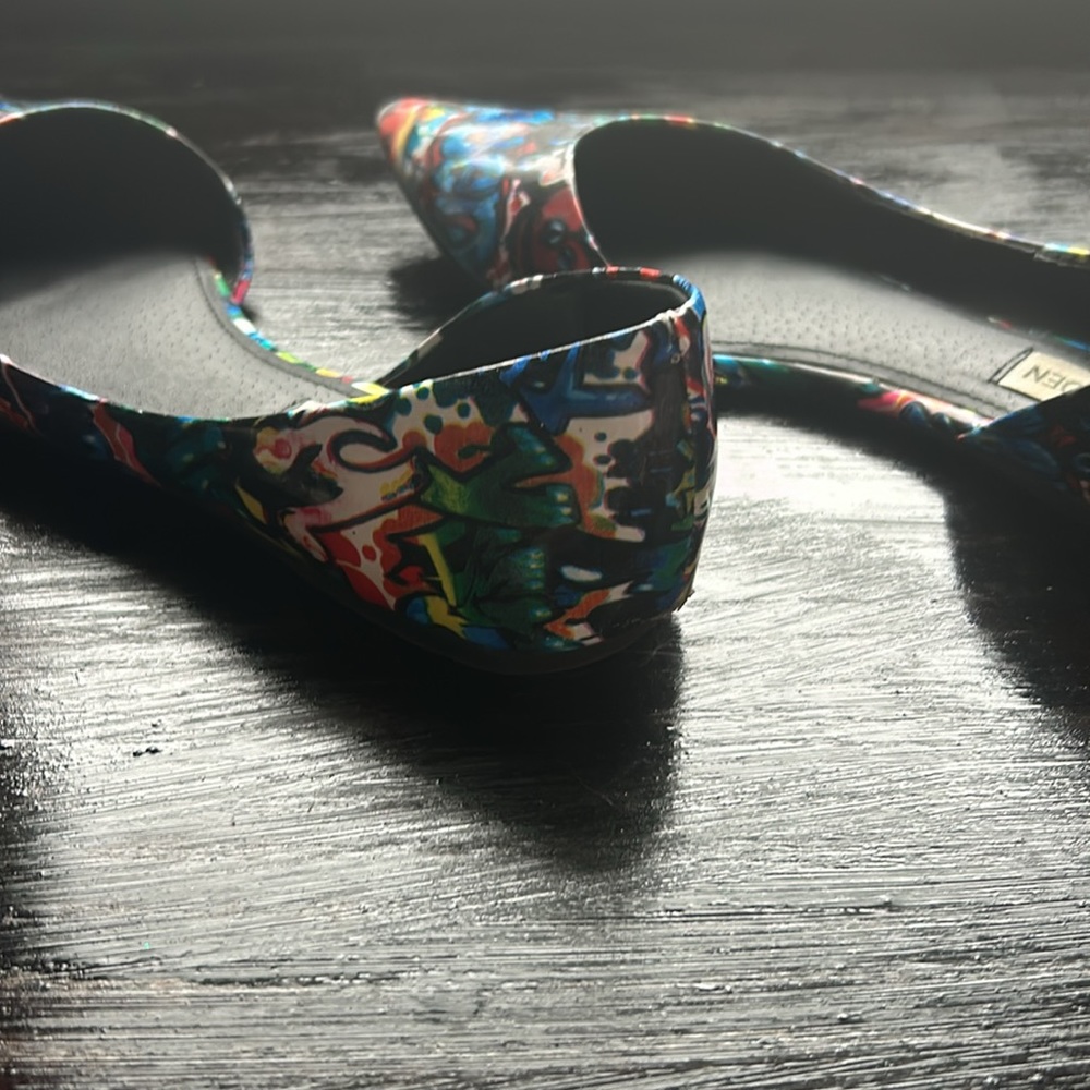 Steve Madden Graffiti Flats - Picture 4 of 6